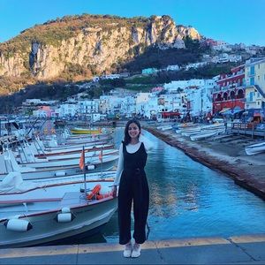 Meet your Posher, Laura